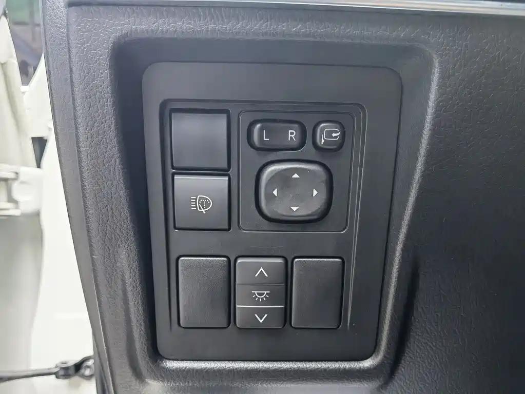 Toyota Prado 2018 — фото 17