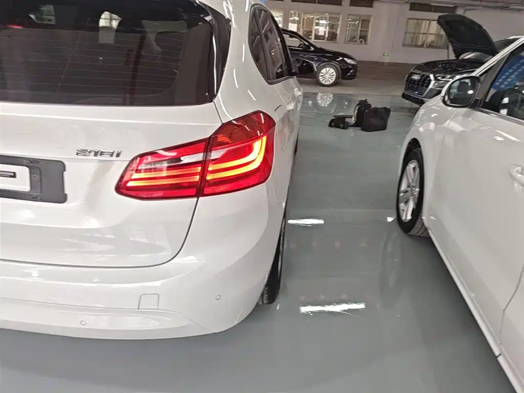 BMW 2 Series Active Tourer 2016 — фото 8