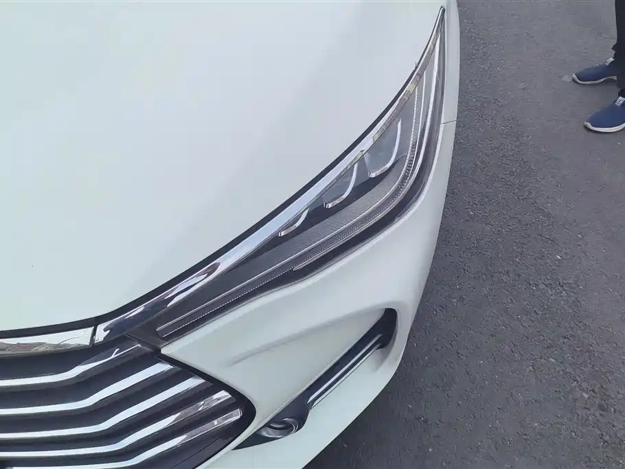 BYD MAX 2018