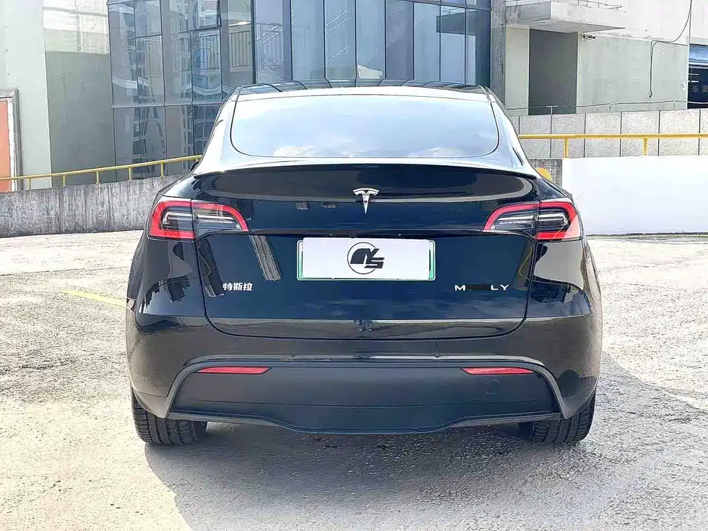Tesla Model Y 2023 — фото 5