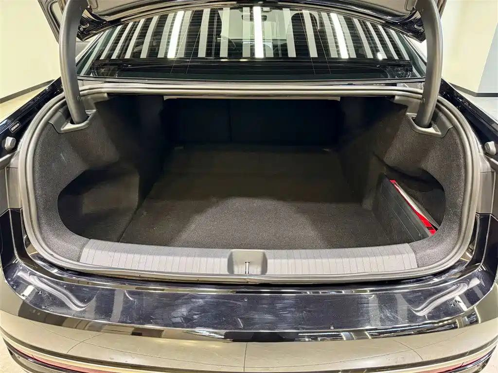 Volkswagen Passat 2025 — фото 12