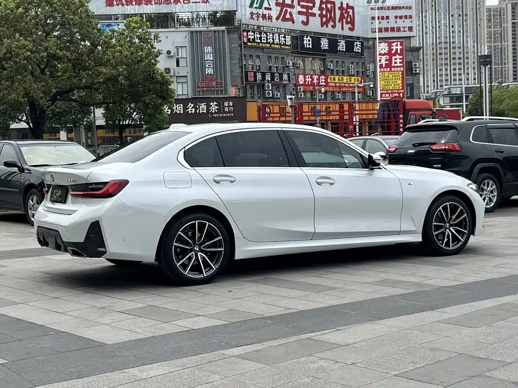 BMW 3 Series 2023
