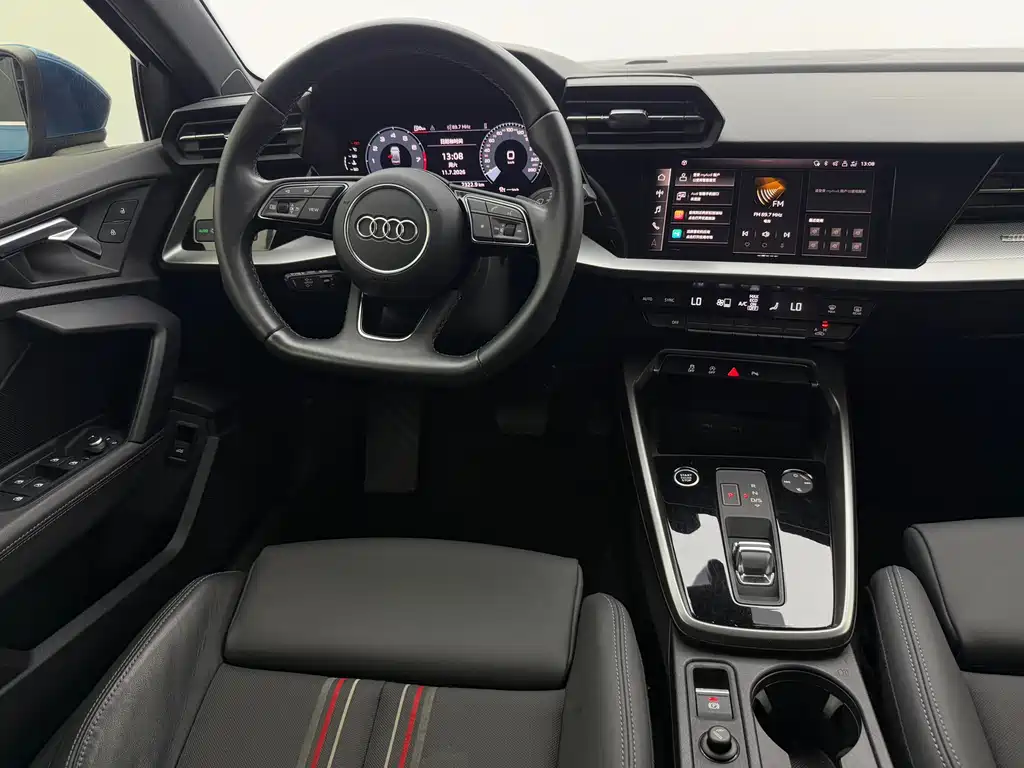 Audi A3 2023 — фото 11