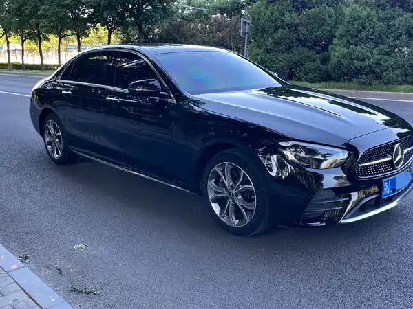 Mercedes-Benz E-Class 2022