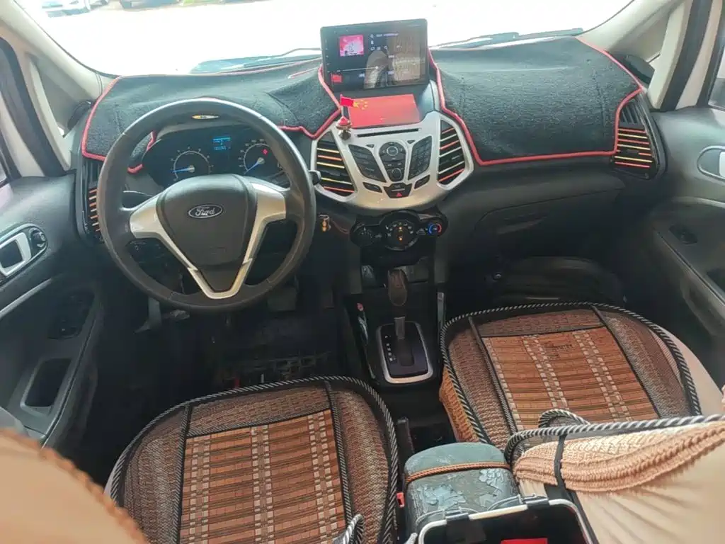 Ford EcoSport 2014 — фото 10