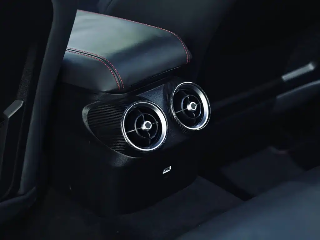 Alfa Romeo Giulia Juliet 2018 — фото 17