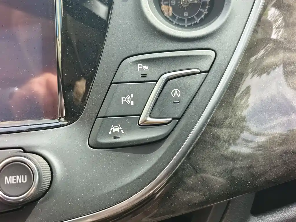 Buick Envision Plus 2016 — фото 18