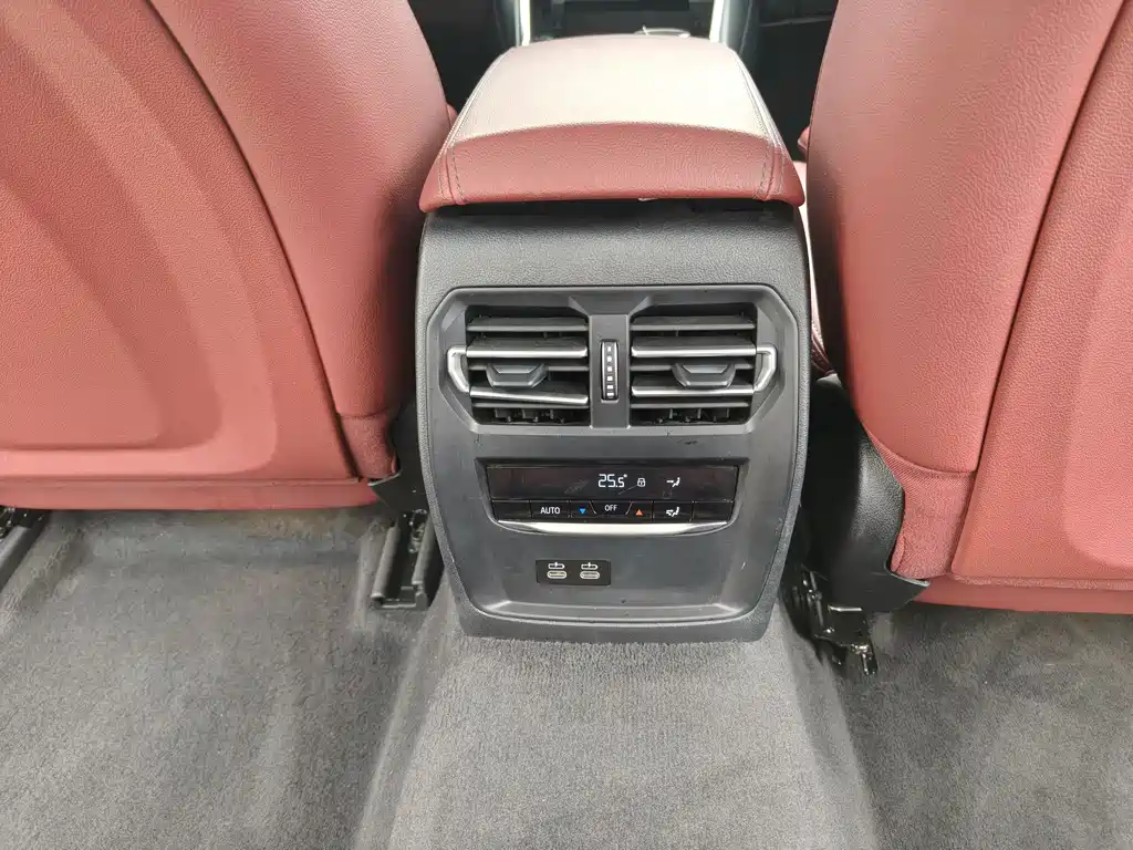 BMW 3 Series 2023 — фото 16