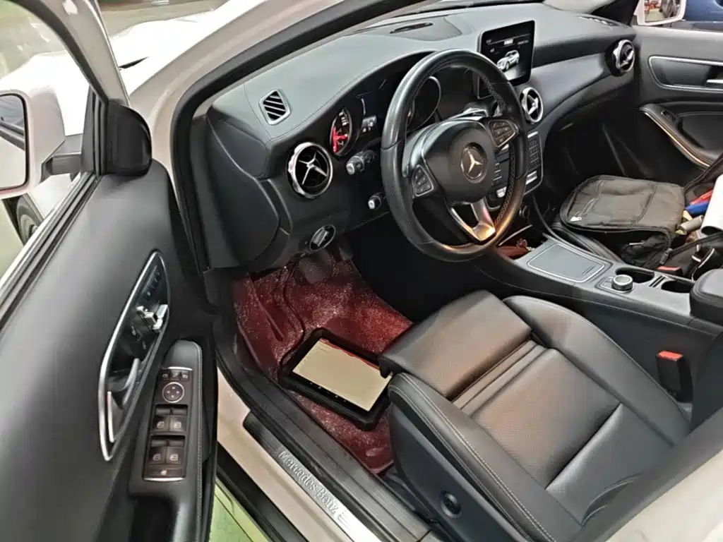 Mercedes-Benz GLA 2018 — фото 16