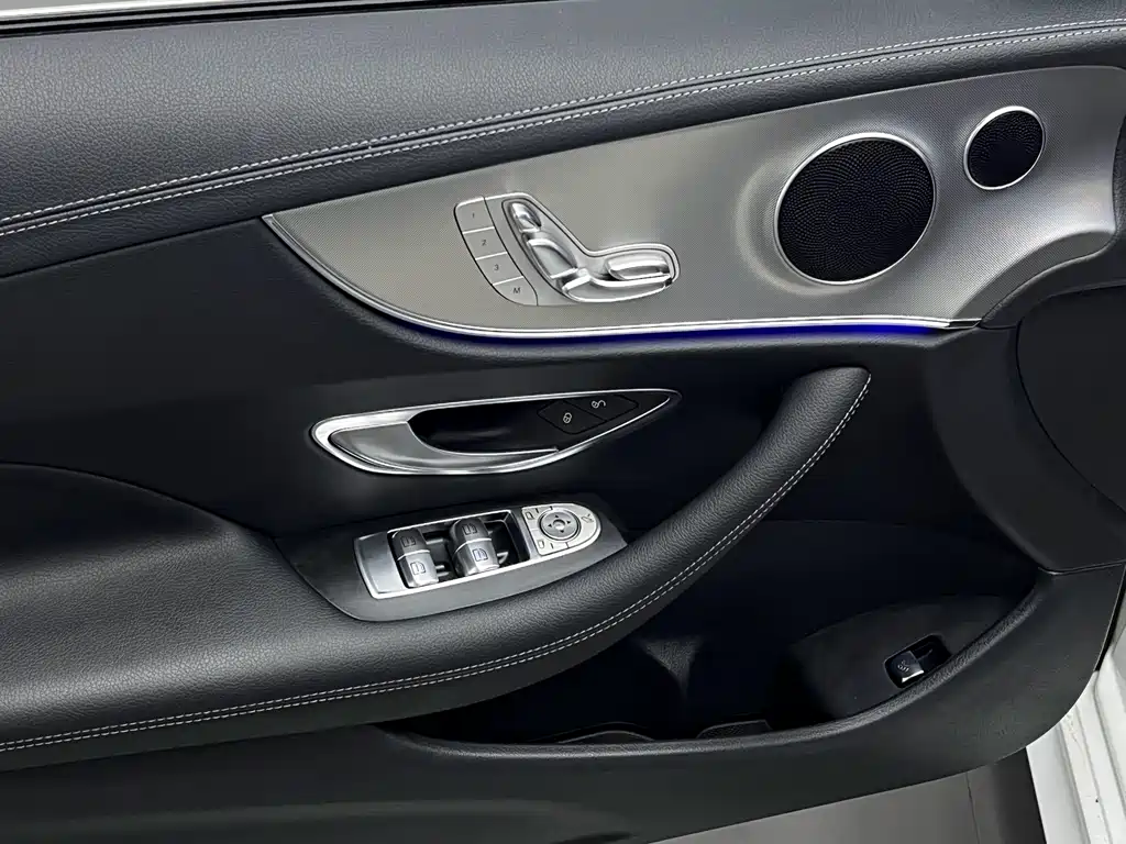 Mercedes-Benz E-Class 2020 — фото 36