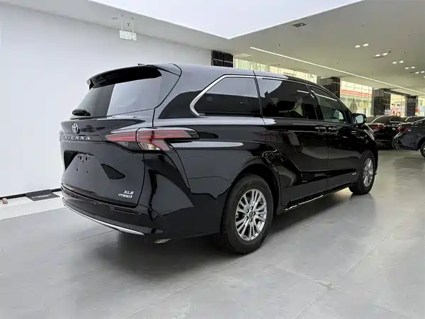 Toyota Sienna 2024