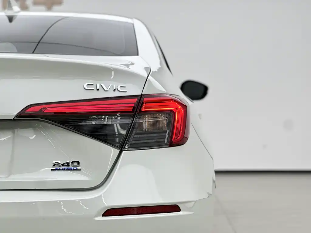 Honda Civic 2023 — фото 13
