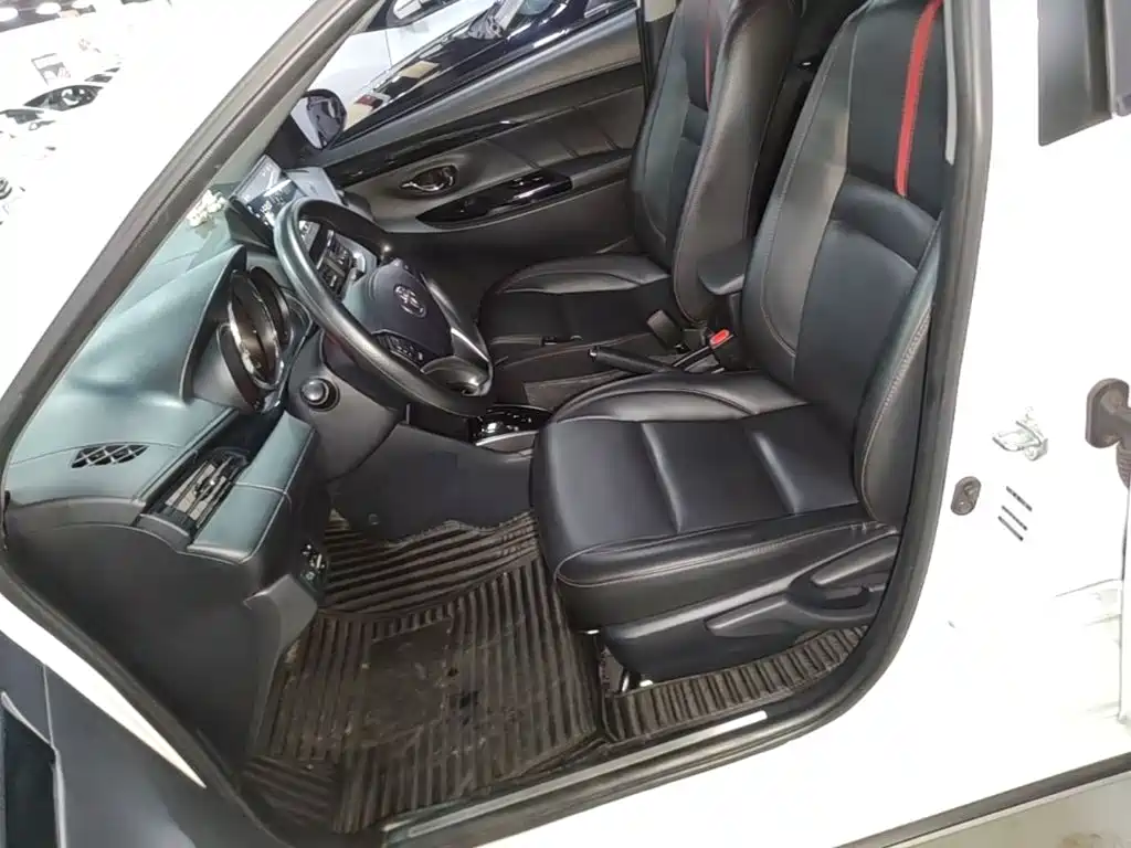 Toyota Yaris L 2023 — фото 15