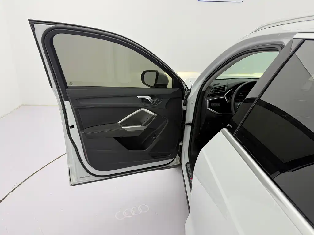 Audi Q3 2022 — фото 23
