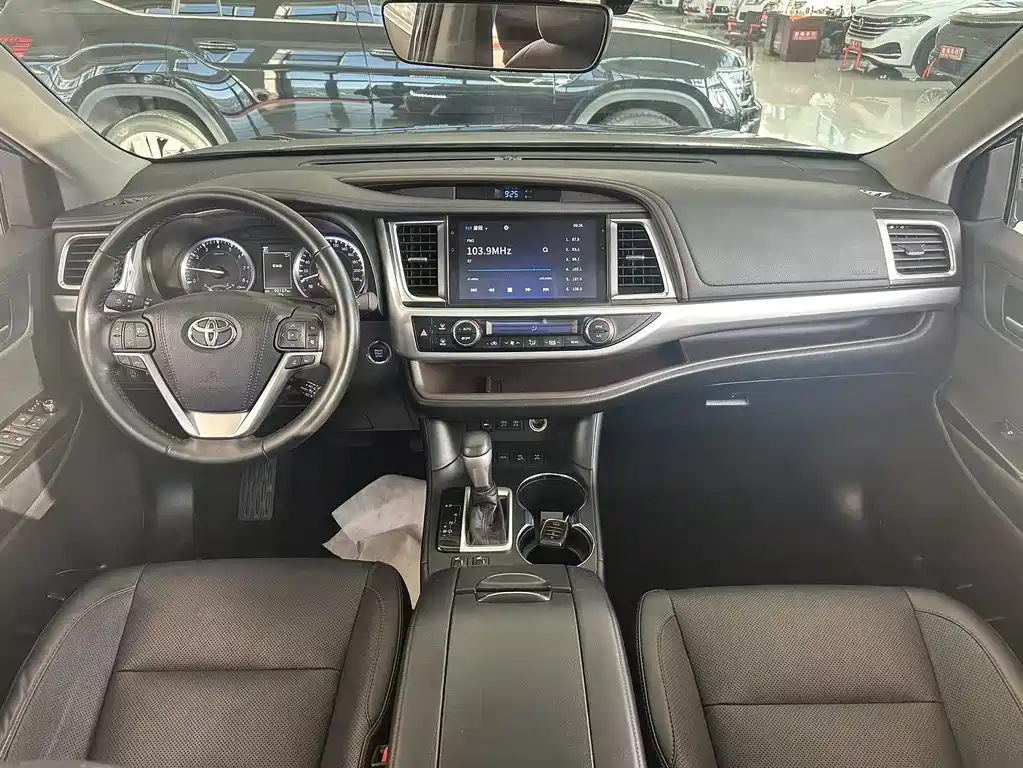 Toyota Highlander 2020 — фото 11