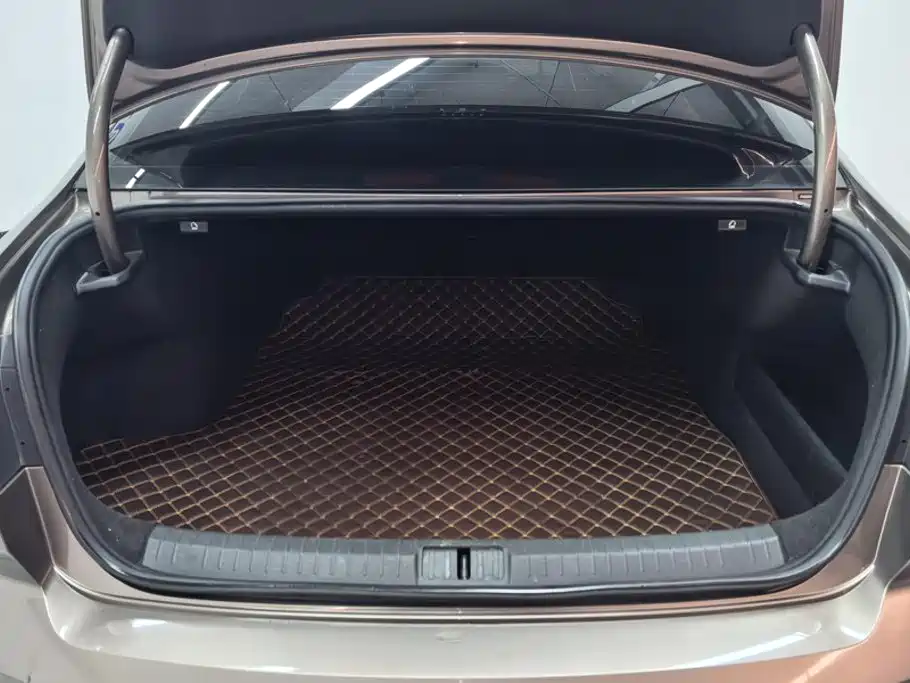 Volkswagen Magotan 2016