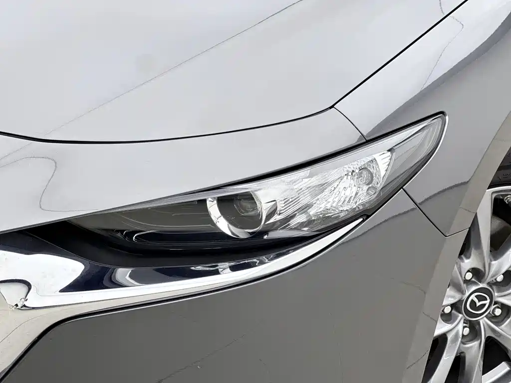 Mazda 3 Axela 2023 — фото 7