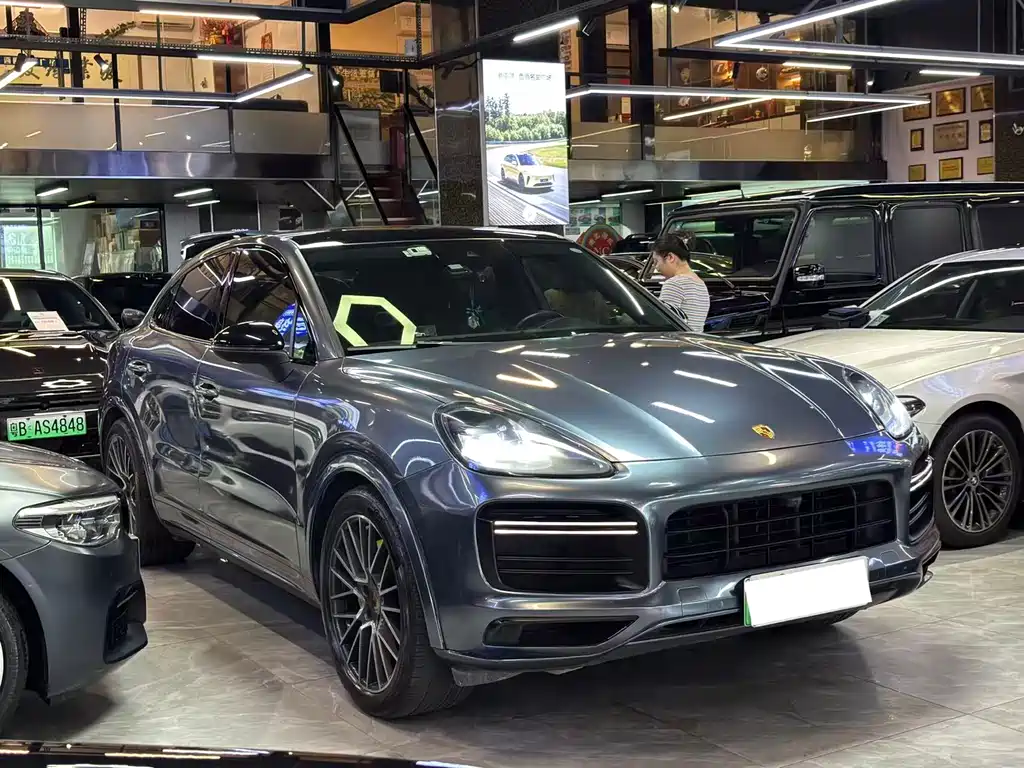 Porsche Cayenne Hybrid 2021 — фото 3