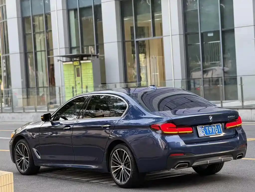 BMW 5 Series 2021