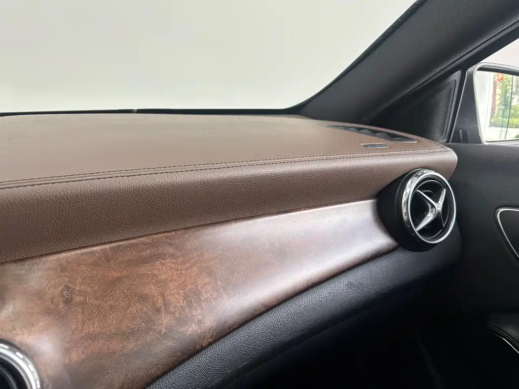 Mercedes-Benz GLA 2015 — фото 12