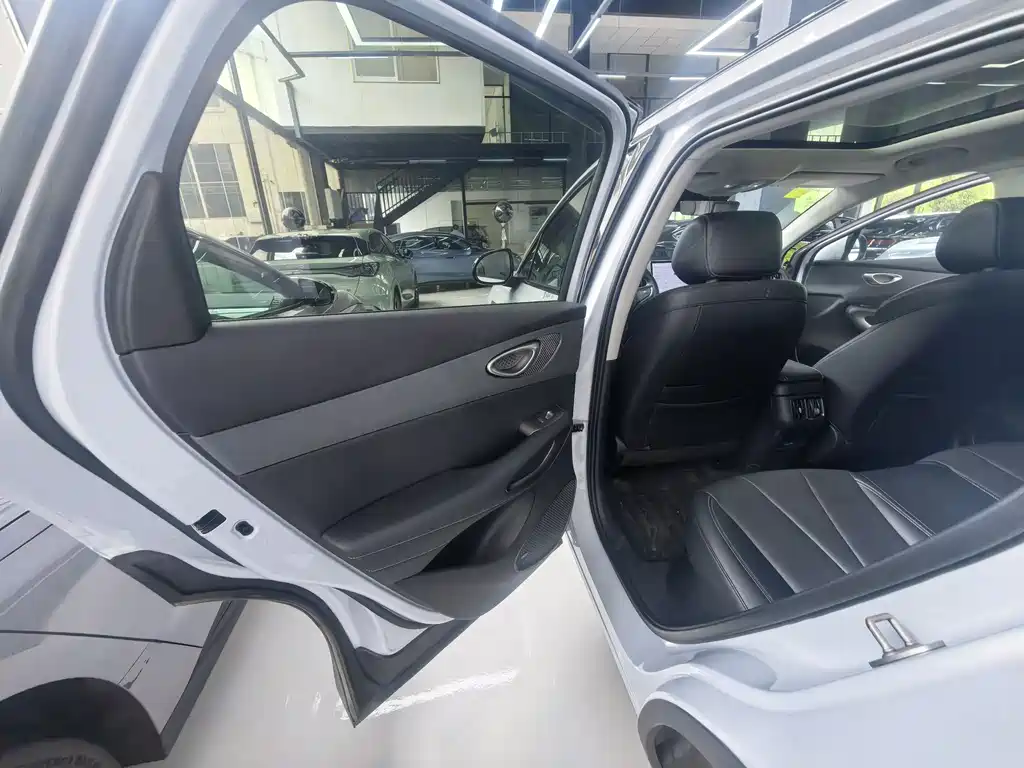 BYD Sealion 05 EV 2025 — фото 11