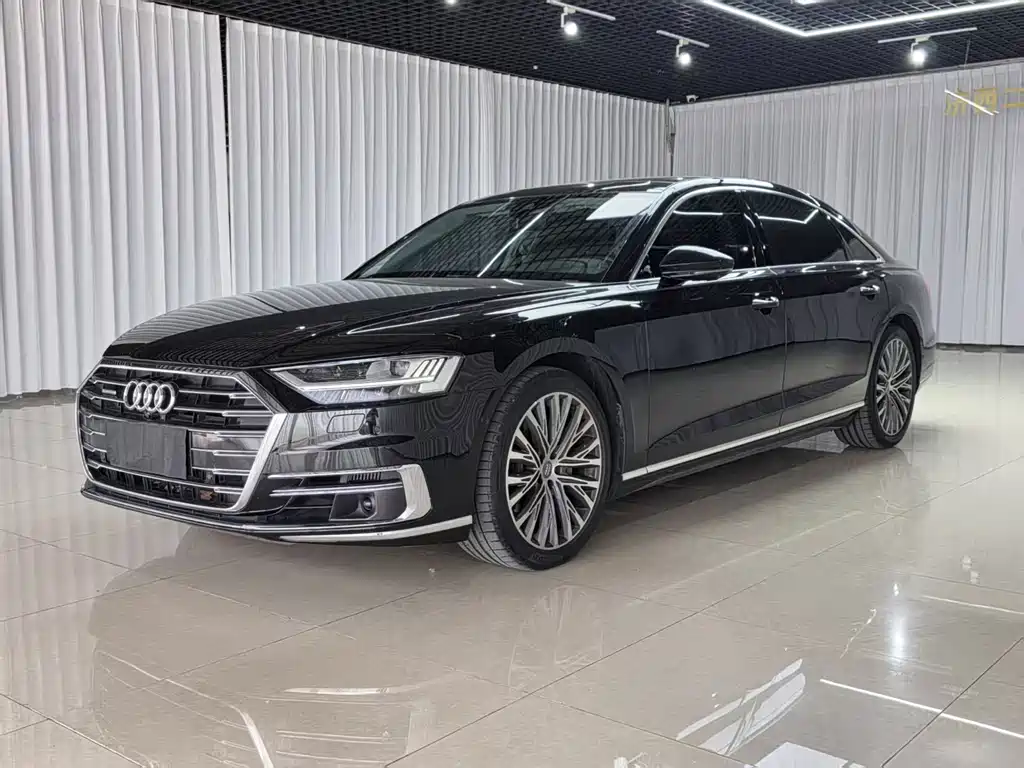 Audi A8 2020 — фото 1