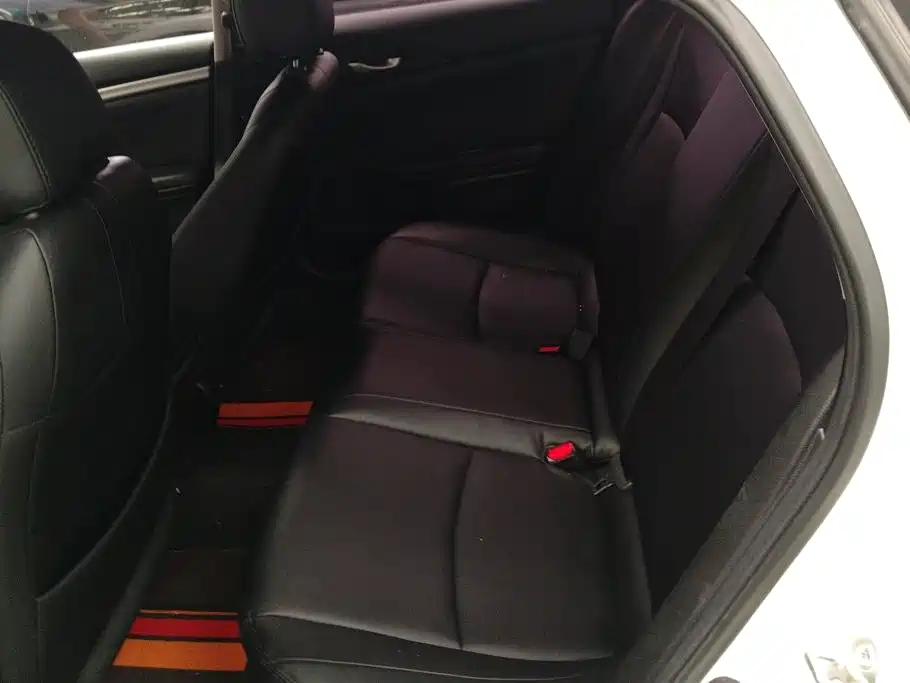 Honda Civic 2019 — фото 11