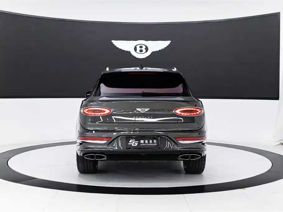 Bentley Bentayga 2022 — фото 5