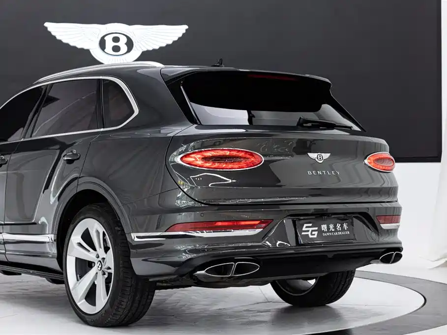 Bentley Bentayga 2022 — фото 19