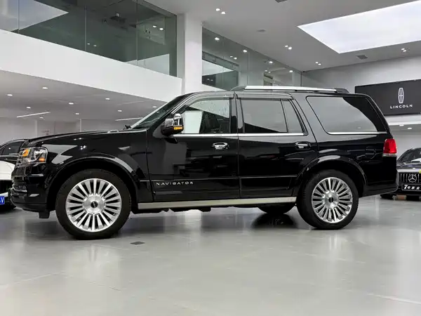 Lincoln Navigator 2016