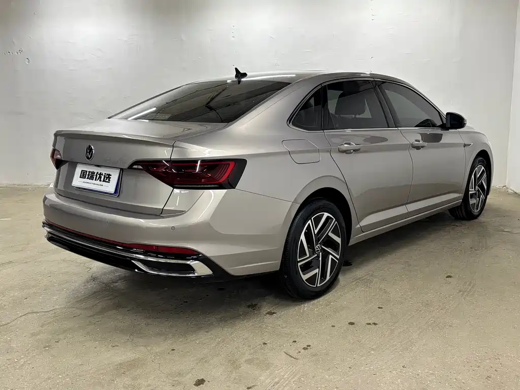 Volkswagen Sagitar 2022