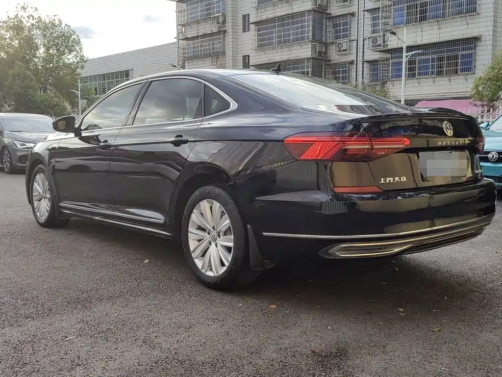 Volkswagen Passat 2019 — фото 17