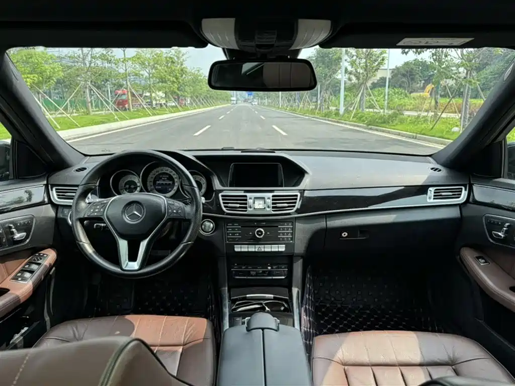 Mercedes-Benz E-Class 2015 — фото 13