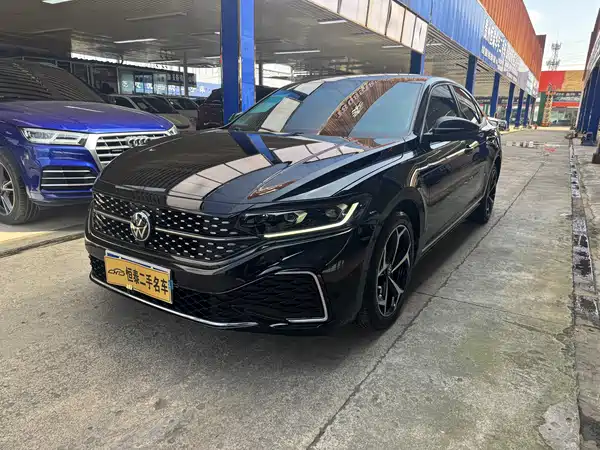 Volkswagen Passat 2023