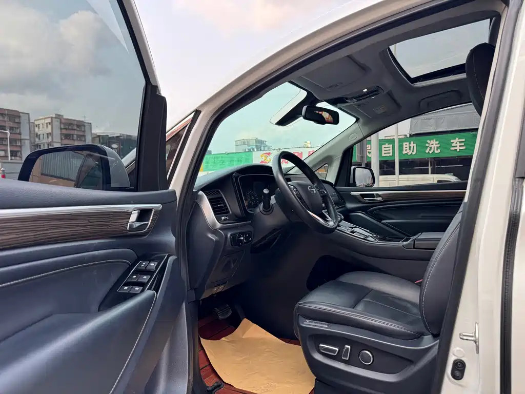 GAC Trumpchi M8 2022 — фото 9