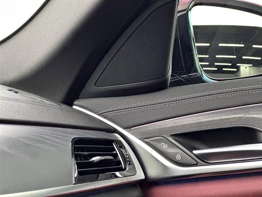 BMW 5 Series New Energy 2021 — фото 13