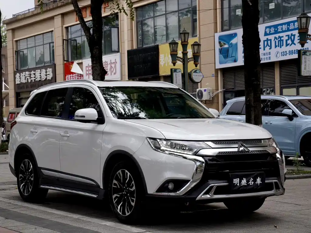 Mitsubishi Outlander 2019 — фото 20