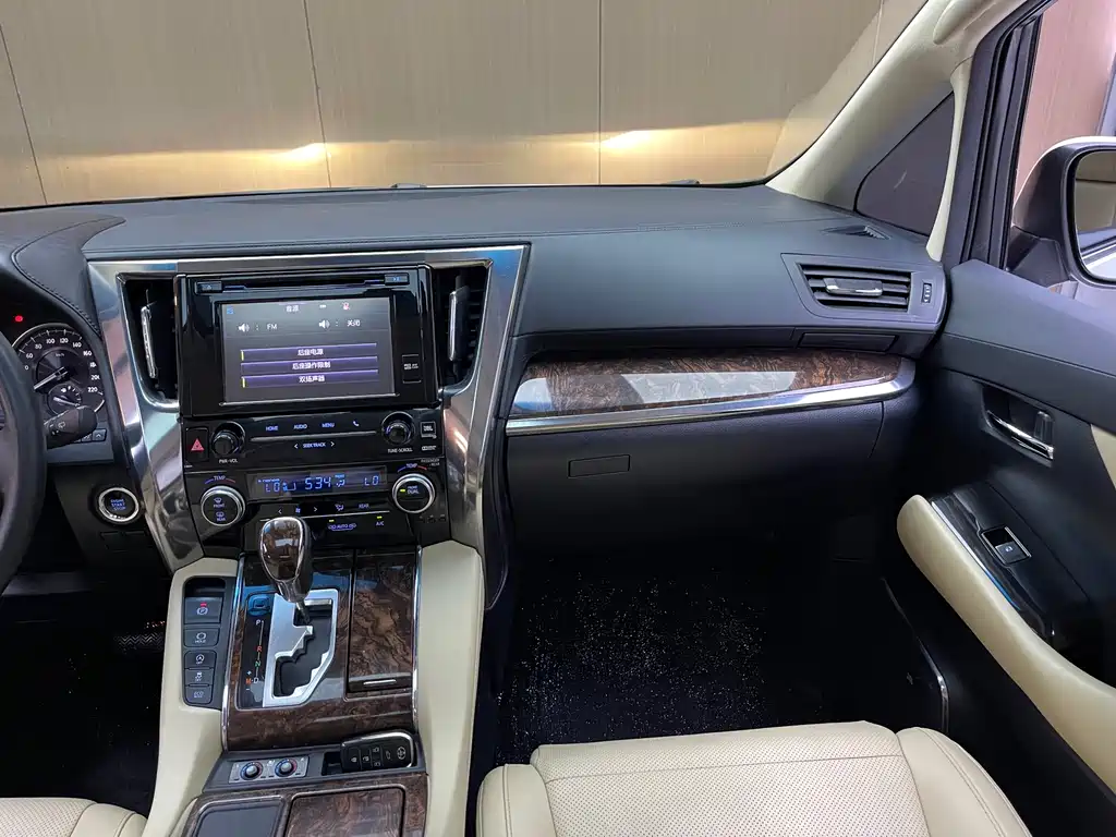 Toyota Alphard 2019