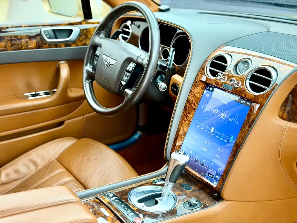 Bentley Flying Spur 2012 — фото 13