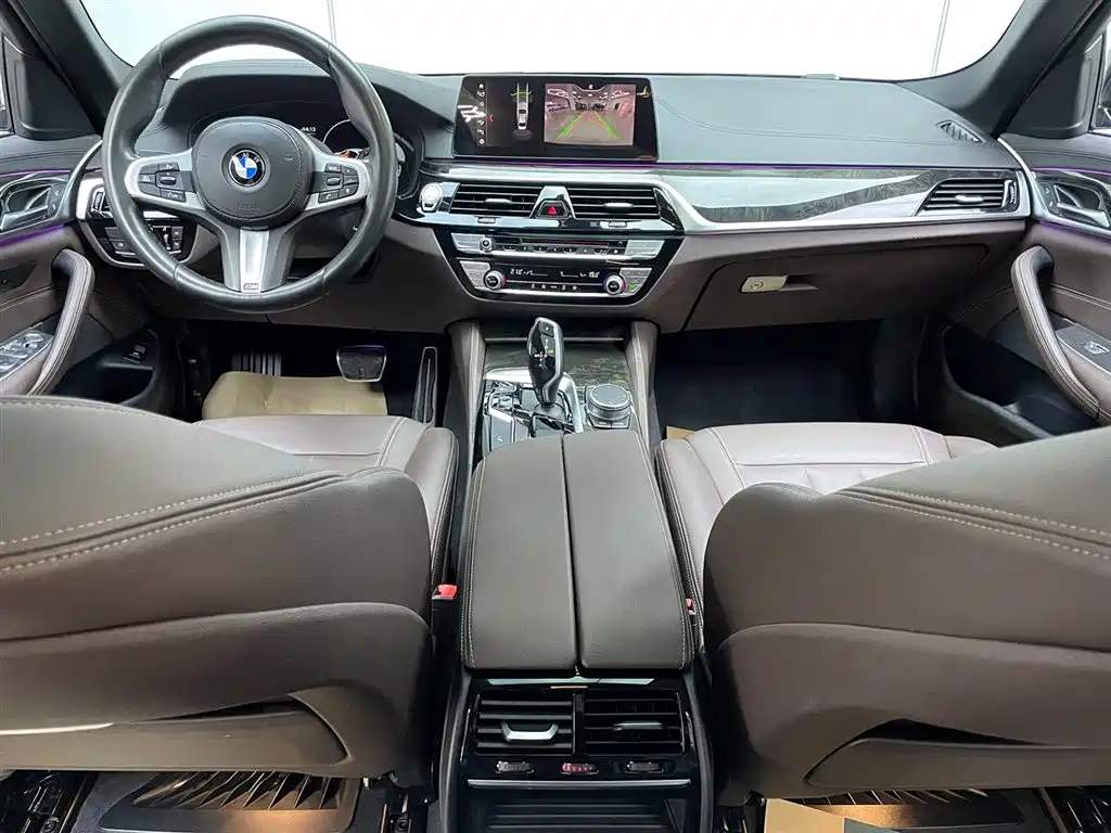BMW 5 Series 2019 — фото 24