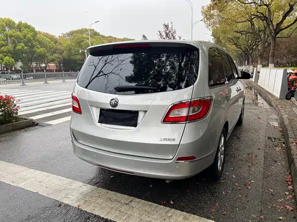 Buick GL8 2013