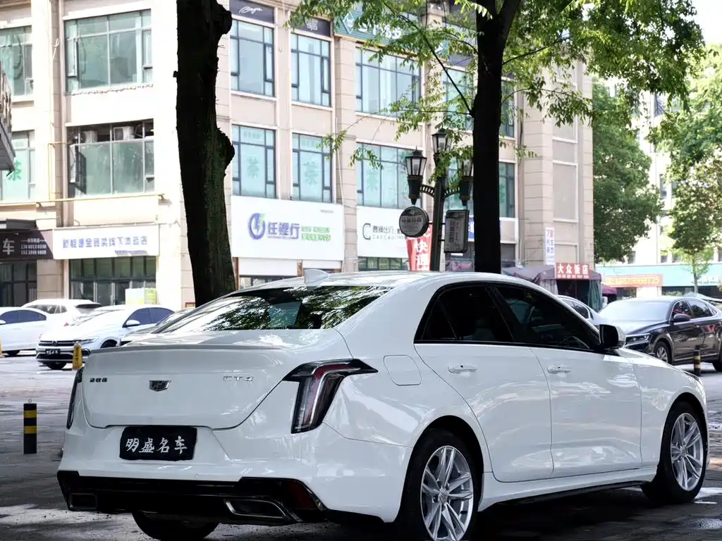 Cadillac CT4 2020 — фото 19