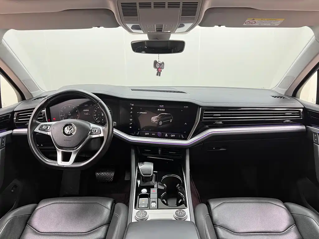 Volkswagen Touareg 2019 — фото 19