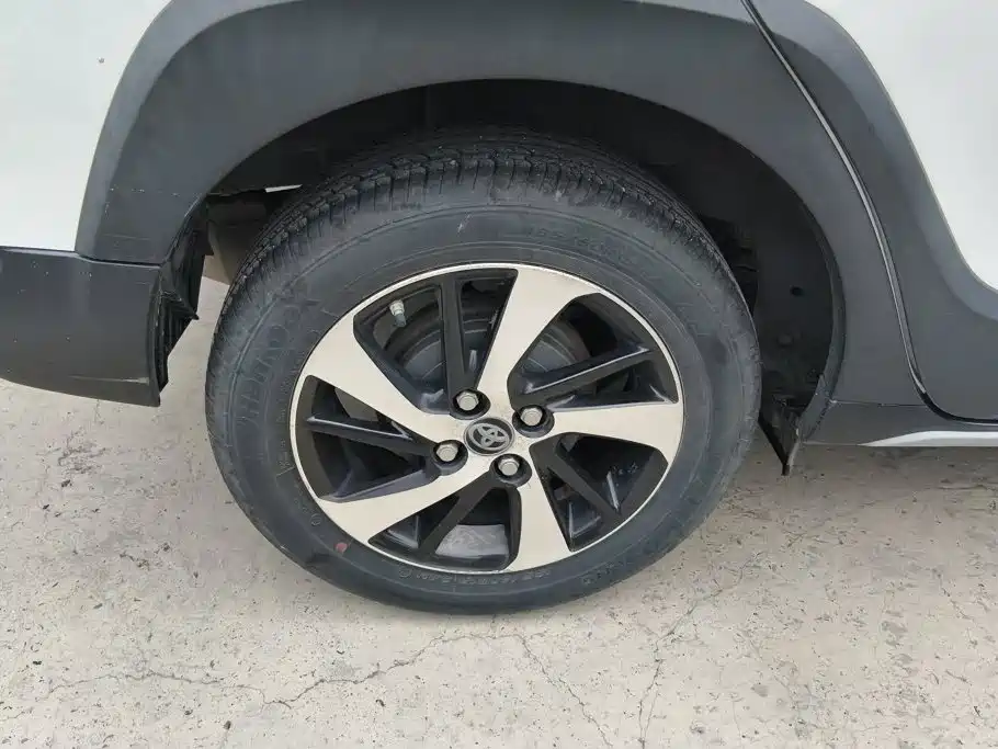 Toyota Yaris L 2020