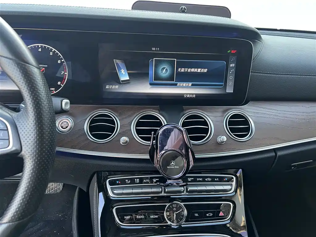 Mercedes-Benz E-Class 2017 — фото 11