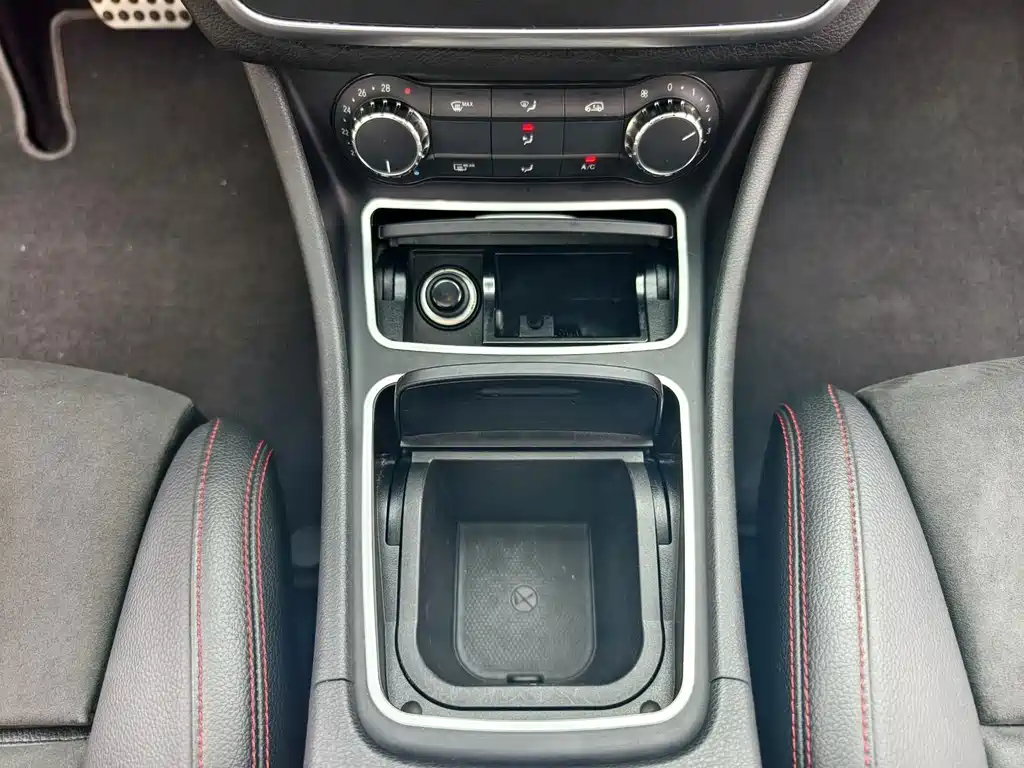 Mercedes-Benz CLA 2016 — фото 17