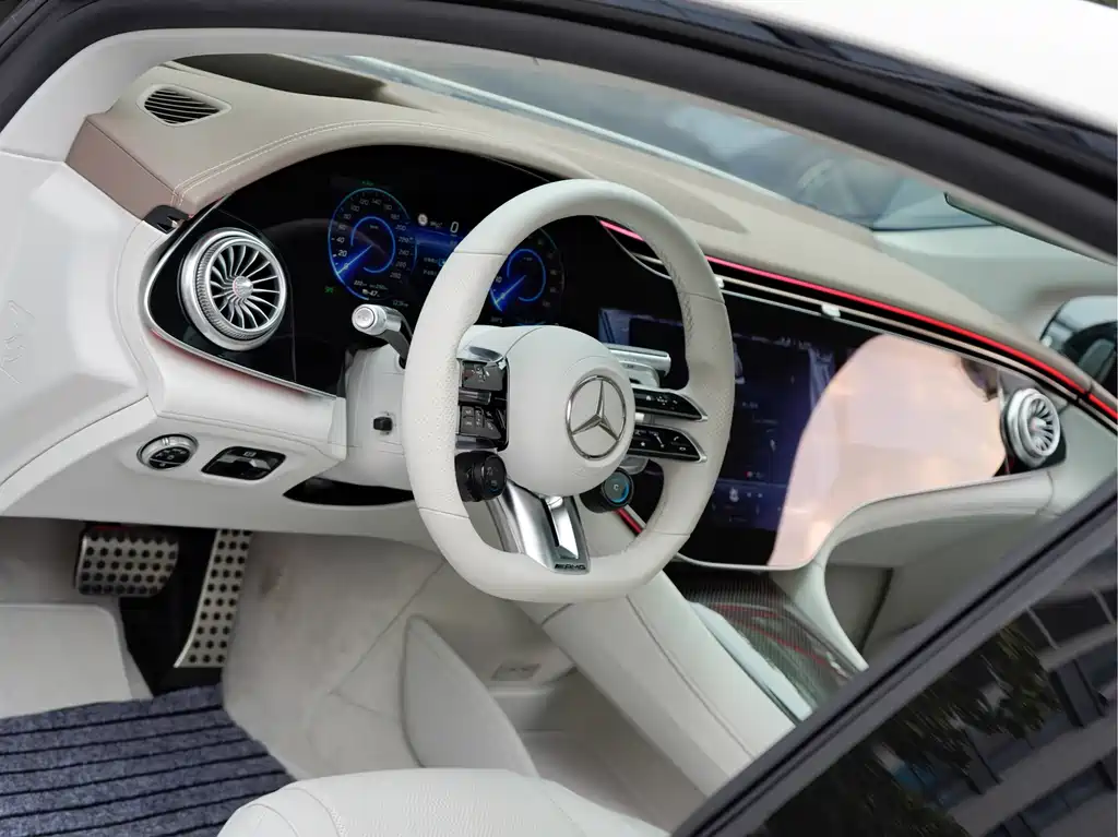 Mercedes-Benz EQS AMG 2023 — фото 11
