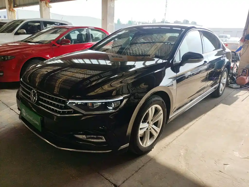 Volkswagen Magotan 2025