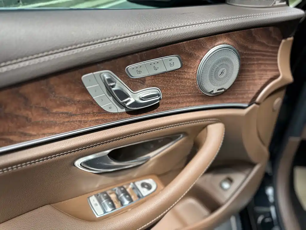 Mercedes-Benz E-Class 2023 — фото 24
