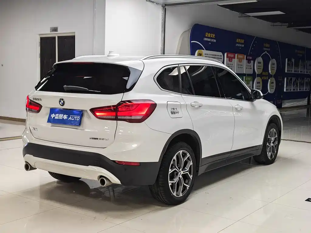 BMW X1 2021 — фото 4